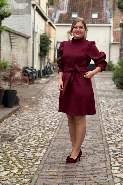 Bordeaux fluwelen pump met strik - Afbeelding 2